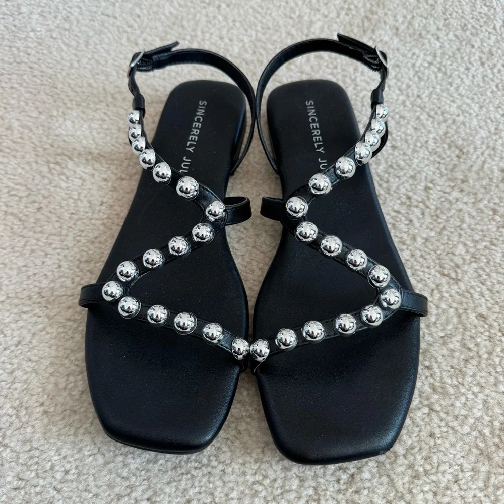 Sincerely Jules “Happiness” Silver Studded Black Flat Sandals Cushioned Size 9 - Picture 2 of 8